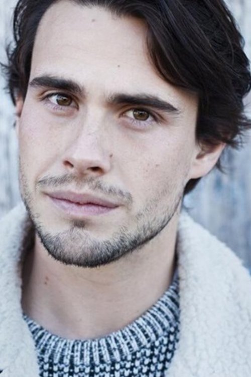 Jonathan Weir as Clay