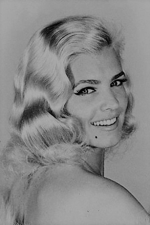 Steffi Stroux as Leni