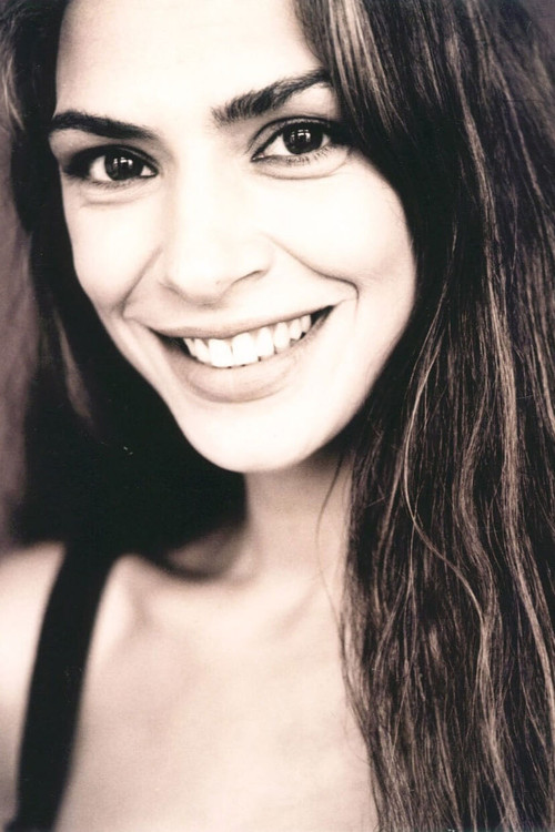 Ivana Kansy as Iwana