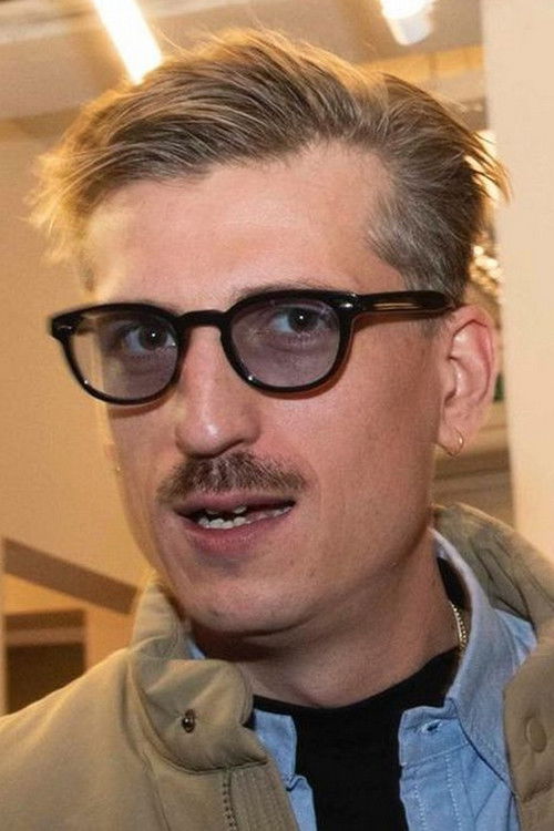 Man Mourentan as Mou