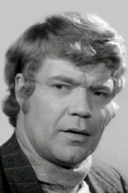 Hans-Peter Reinecke as Heinrich Töller