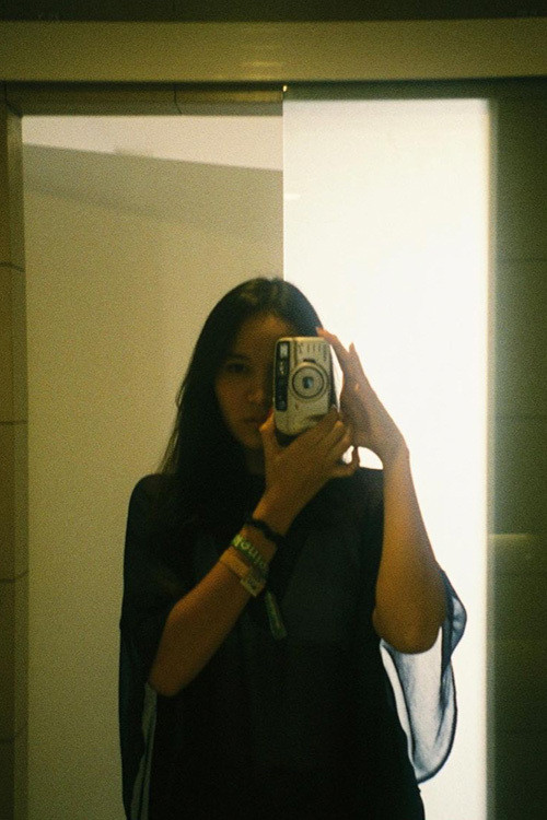 Aliya Marissa as Extras