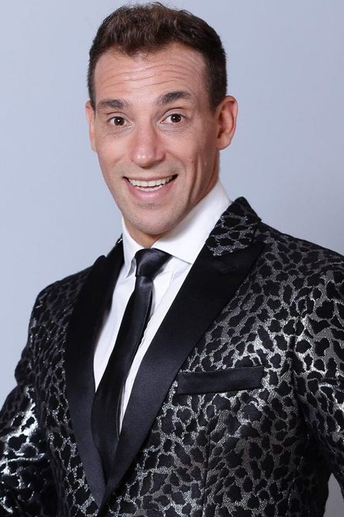 Maximiliano de la Cruz as 