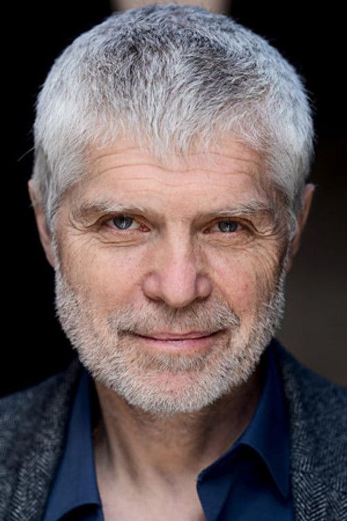 Carsten Voigt as Dieser