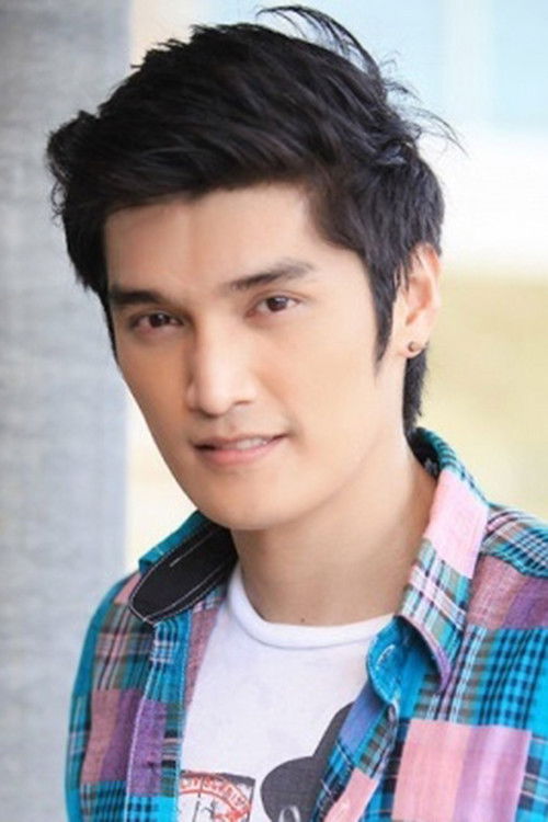 Nawapol Puwadol as Dan