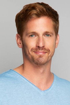 Béla Dóra as Wunderlich ezredes