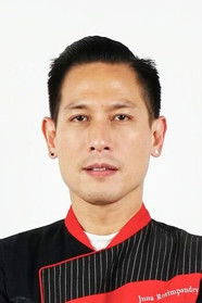 Juna Rorimpandey as Chef Papang