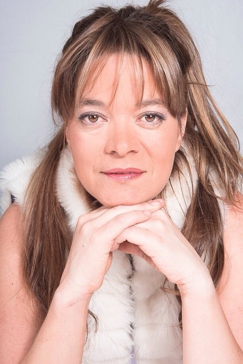 Luisa Fernanda Giraldo as Cantina Waitress