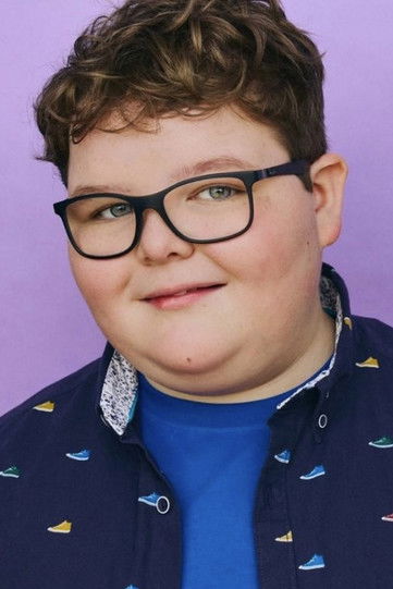 Jake Connelly as Derek Turnbow