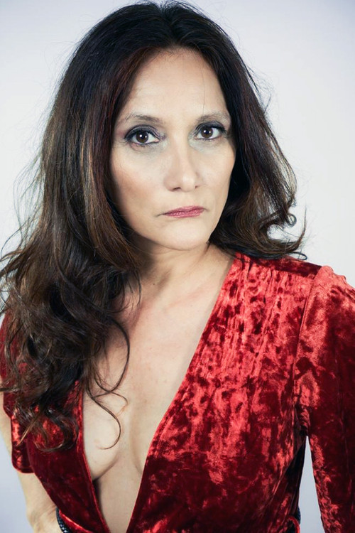 Victoria Aragón as Juana