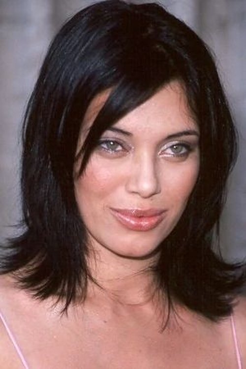 Kristen Wilson as Robin Givens