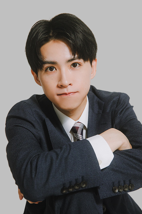 天野旭陽 as Shota Higashino