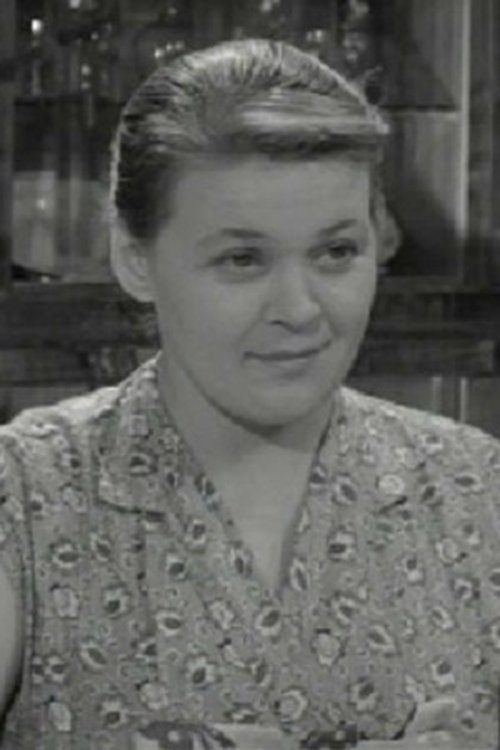 Zoya Osmolovskaya as Valentina Vlasovna