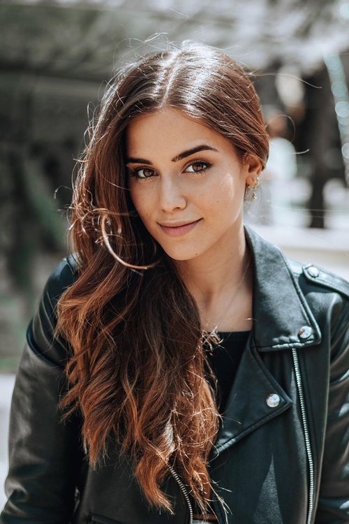 Julia Gibert as Compañera de comedor