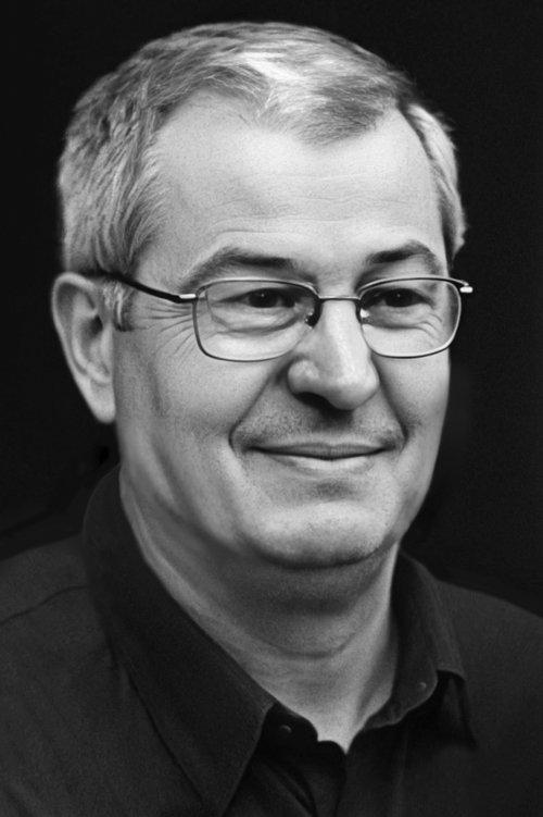 Smaïl Lakhdar-Hamina as Young Man