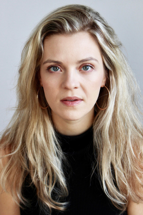 Juliandrée Bourque as Aggressive girl