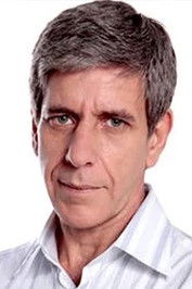 Giulio Lopes as Teodoro