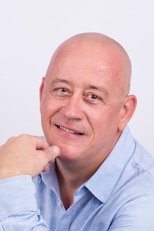 Bogdan Uritescu as Gendarme