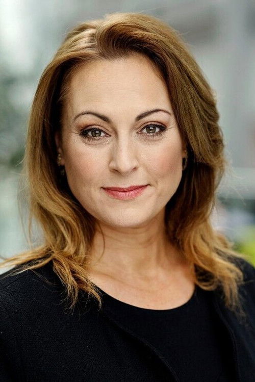 Stéphanie Surrugue as Vært