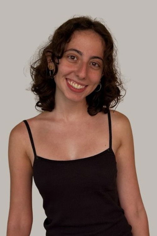 Mariana Skardanas as Maria Dantas