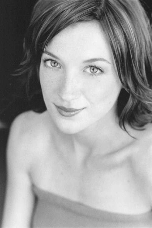 Woodwyn Koons as Front Row Girl