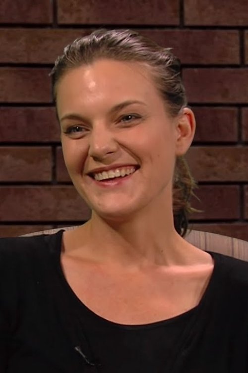 Csilla Radnay as Ascher Linda