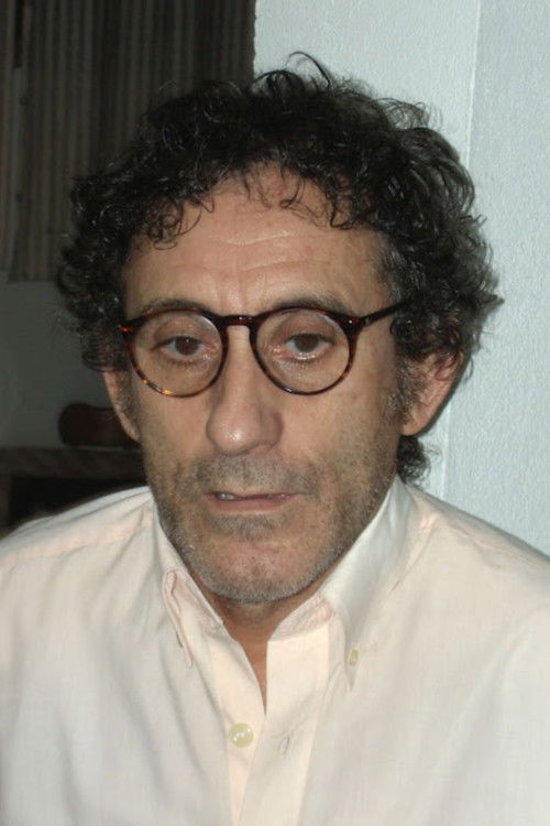 Alby Ramos as Executivo