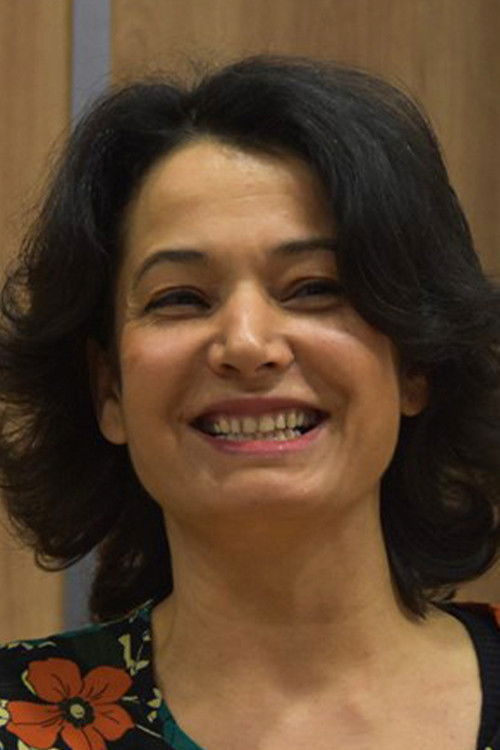 Nuray Yeşilaraz as Hanife