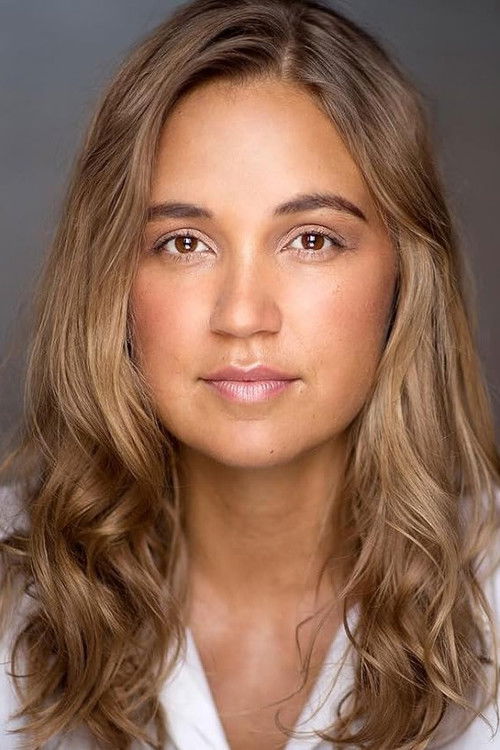 Tuuli Narkle as Belle