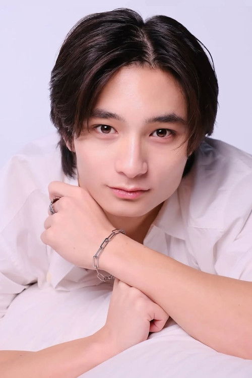 Joaquin Arce as Gino