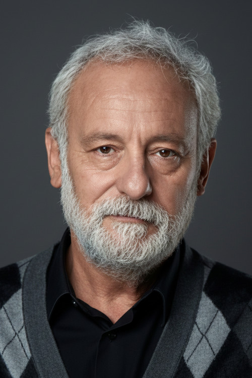 Ege Aydan as Münir Korkmaz