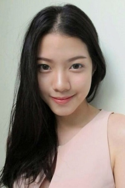 Primrose Chindavanich as Aim