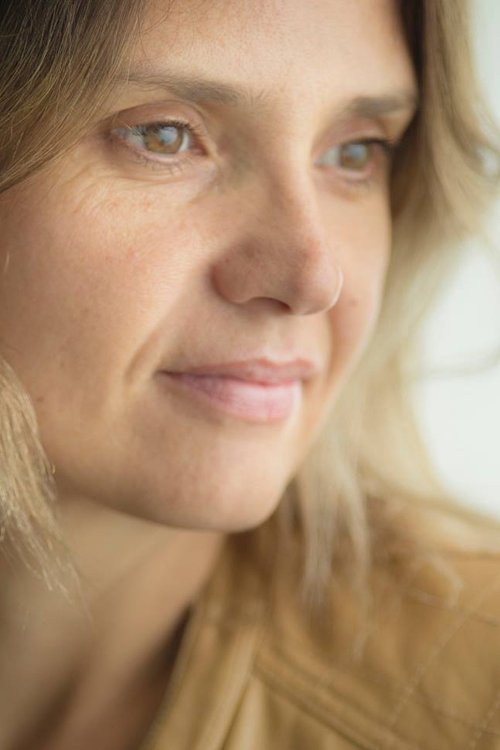 Anahí Hoeneisen as Aurora