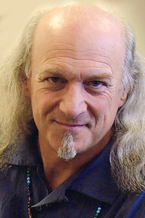 John Hostetter as Veteran Cop