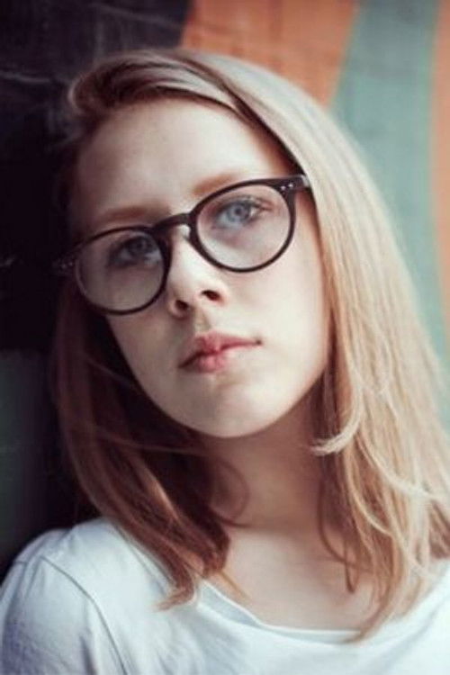 Aleksandra Petrova as Alyona