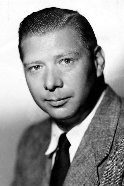 Harry von Zell as Ephraim Strong