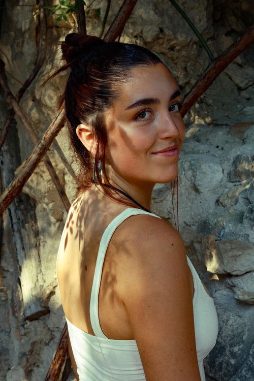 Palmira Sebastián as Victoria