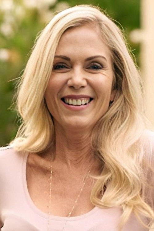 Michele Drake as Cheerleader