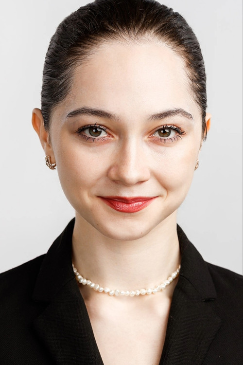 Iryna Noiabrodska as Naomi