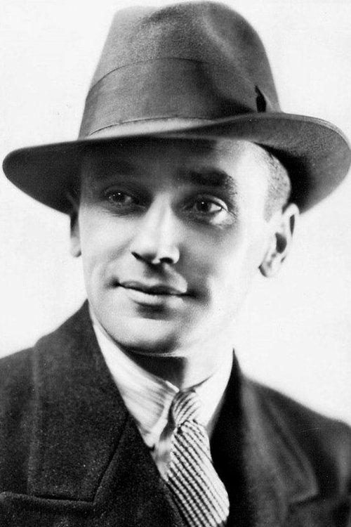 Martyn Green as Comte de Guiche (voice)