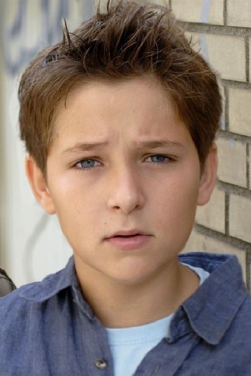 Tim Tiedemann as Emmas Bruder Lenni