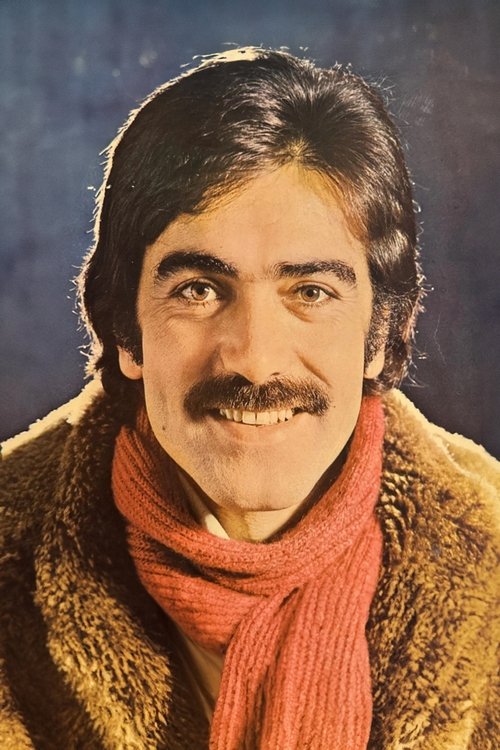 Rahmi Saltuk as Mahmut