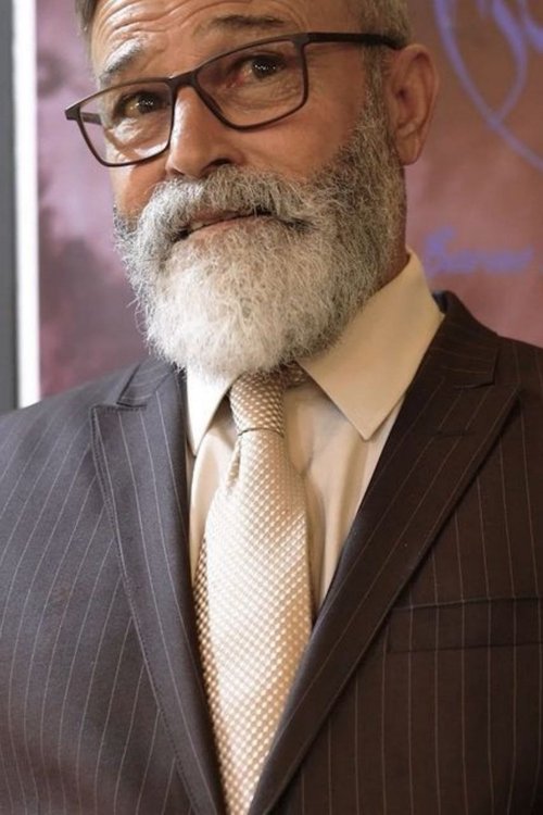 Rizgar Bahir as Soran / Teacher