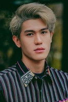 Julian Jacobs as Ale