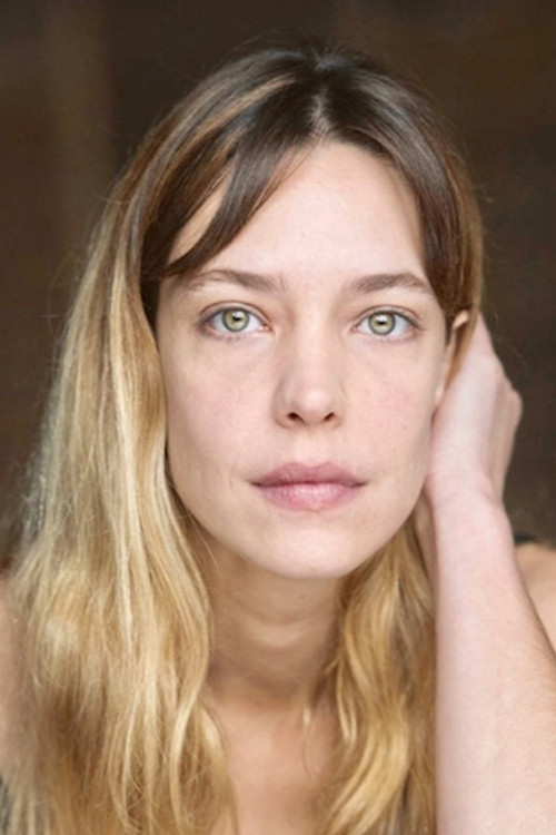 Eleni Apostolopoulou as Νατάσα