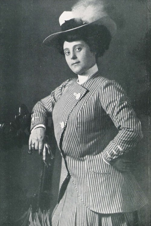 Olga Limburg as Marquisa Brascani