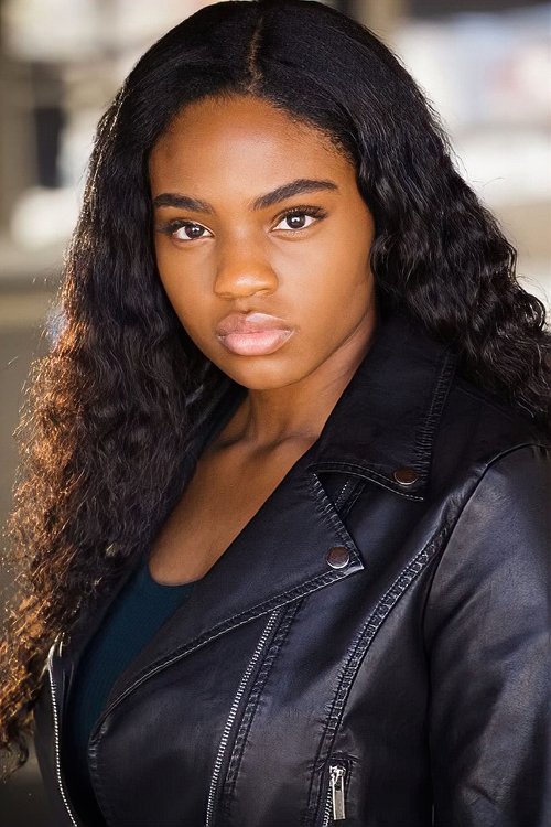 Jordan Rayanna Wells as Teenage Girl
