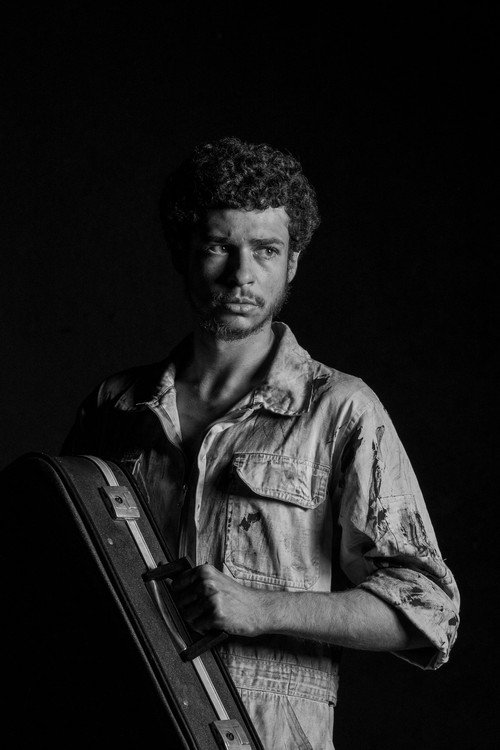 Gabriel Lyra as Jorge