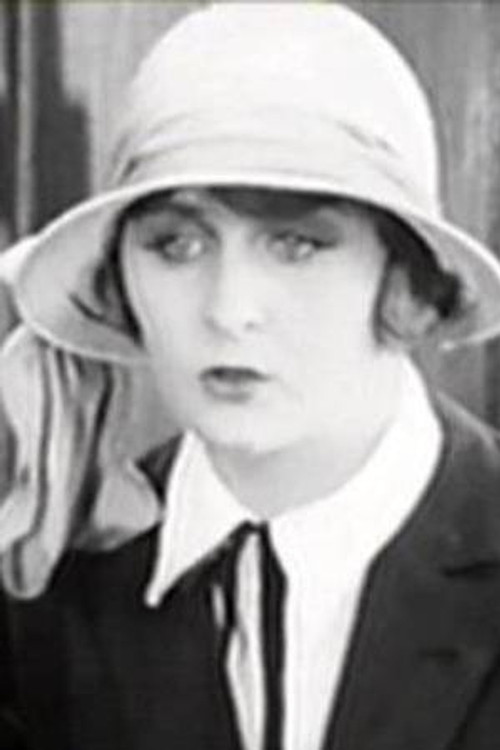 Myla Seller as La jeune fille