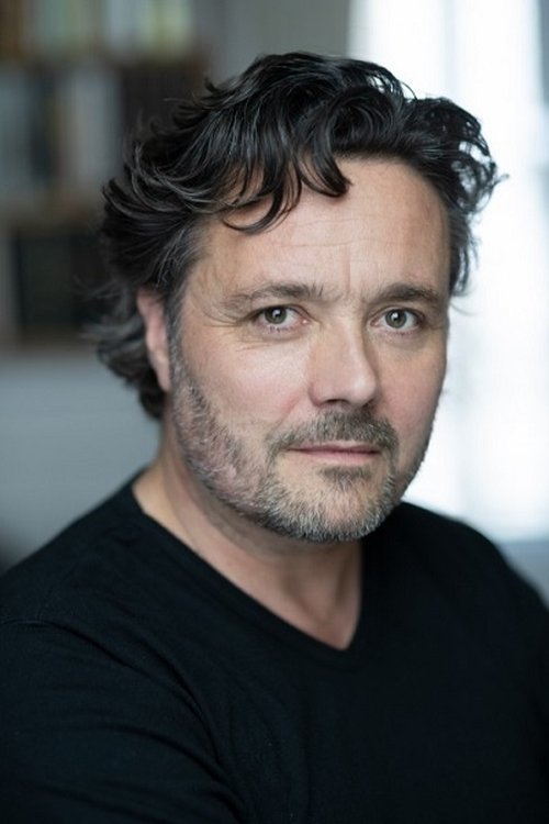 Boris Rehlinger as Richard